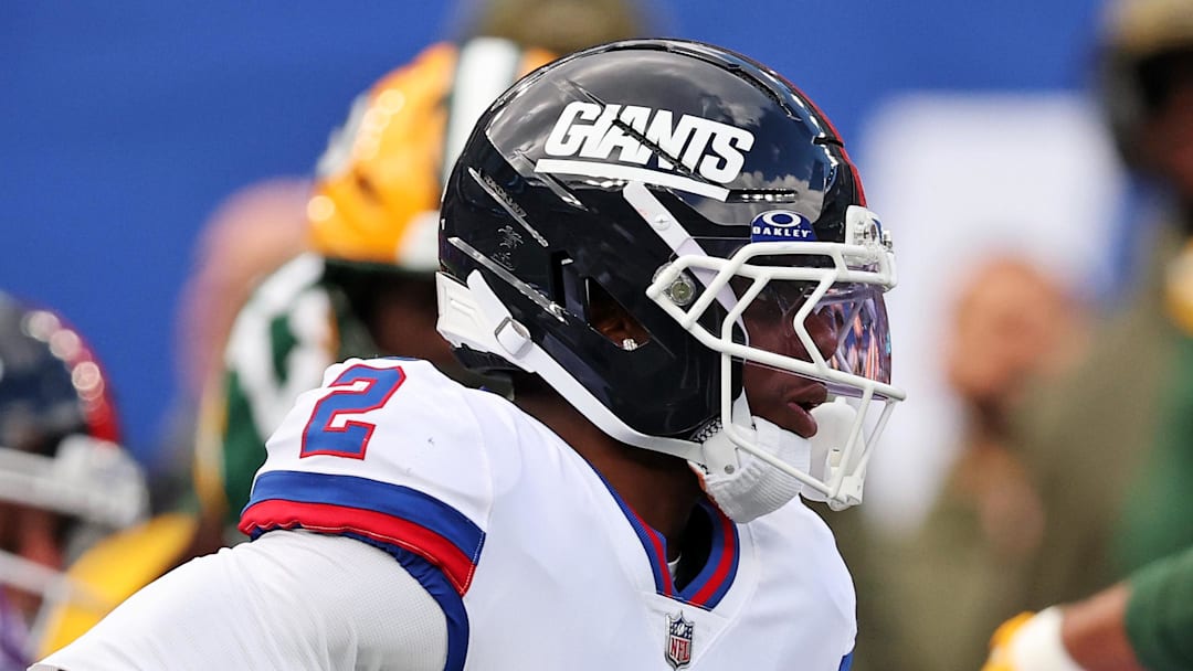 New York Giants cornerback Deonte Banks (2).