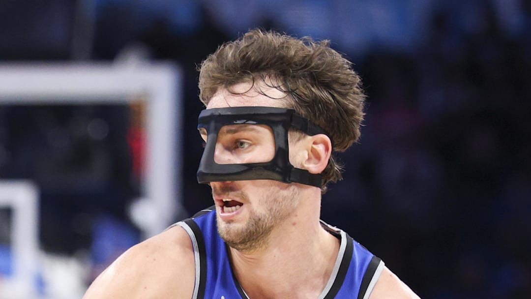 Orlando Magic forward Franz Wagner controls the ball against the San Antonio Spurs