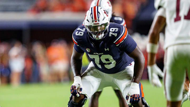 Auburn Tigers offensive lineman Tyler Johnson