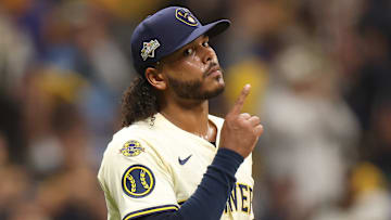 National League Championship Series - Los Angeles Dodgers v Milwaukee Brewers - Game Two