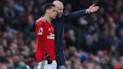 Erik ten Hag e Antony durante a passagem do treinador no Manchester United