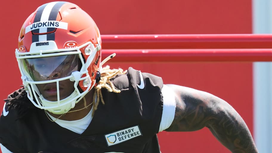 Cleveland Browns running back Quinshon Judkins