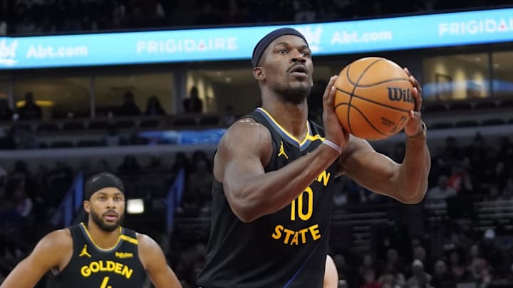 Butler shoots a free throw against the Bulls.