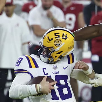 Louisiana State Tigers quarterback Garrett Nussmeier