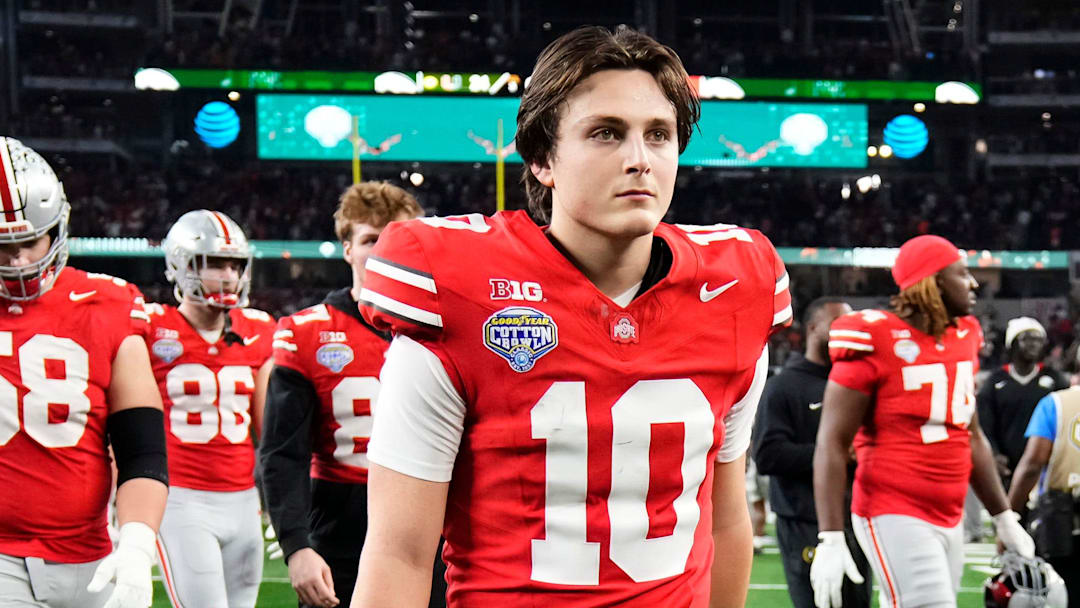 Ohio State Buckeyes quarterback Julian Sayin (10)