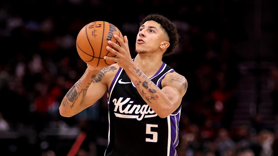 Dec 3, 2025; Houston, Texas, USA; Sacramento Kings guard Nique Clifford (5) shoots outside against the Houston Rockets during the fourth quarter at Toyota Center. Mandatory Credit: Erik Williams-Imagn Images Dec 3, 2025; Houston, Texas, USA; Sacramento Kings guard Nique Clifford (5) shoots outside against the Houston Rockets during the fourth quarter at Toyota Center. Mandatory Credit: Erik Williams-Imagn Images