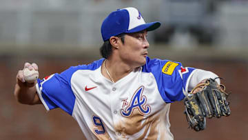 Sep 27, 2025; Cumberland, Georgia, USA; Atlanta Braves shortstop Ha-Seong Kim (9) throws the ball to first base for an out against the Pittsburgh Pirates during the seventh inning at Truist Park. Mandatory Credit: Jordan Godfree-Imagn Images