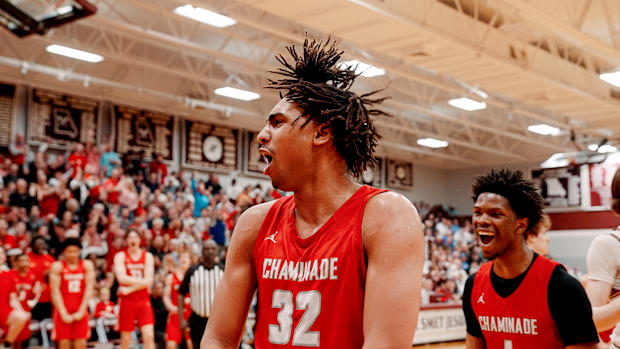 2026 Forward Jahadi White Jr. scored 29 points including this reaction after an and-one bucket