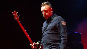 Peter Hook Plays Joy Division's "Unknown Pleasures"