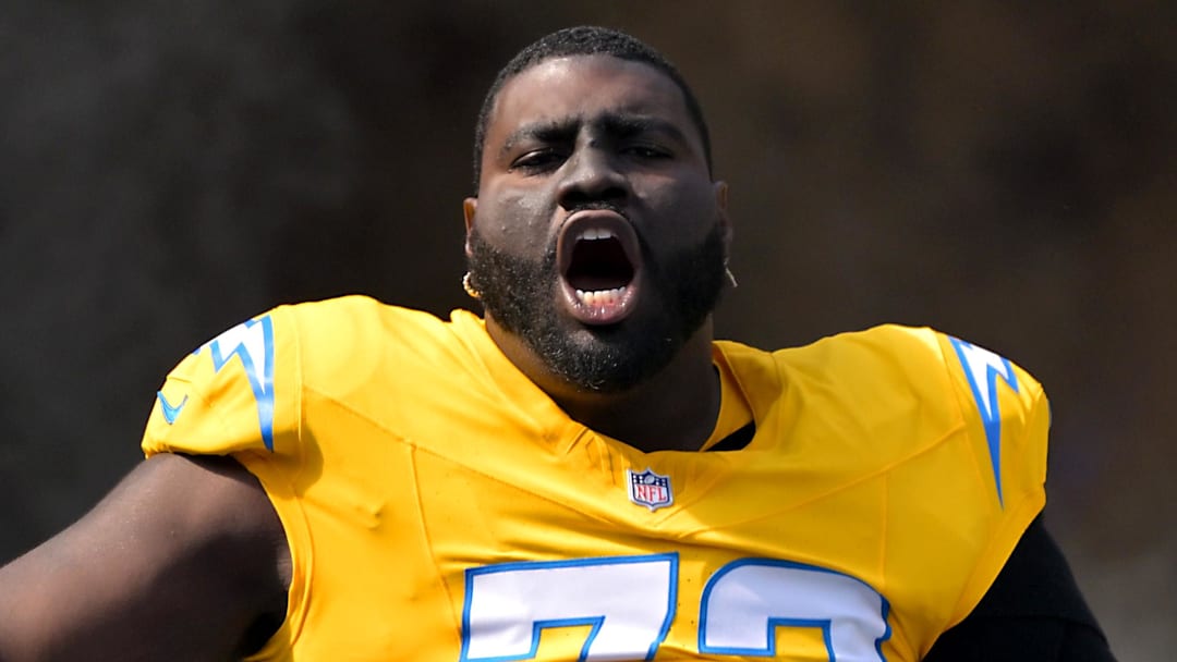 Former Chargers guard Mekhi Becton