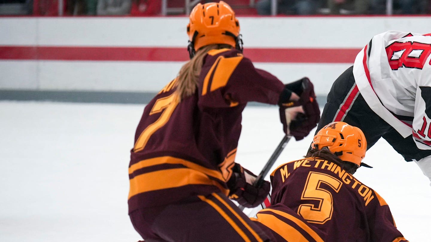 Gophers women's hockey opens series against No. 1 Wisconsin with