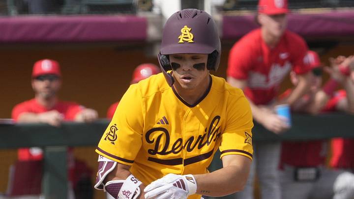 Arizona State outfielder Kien Vu (11) draws a walk