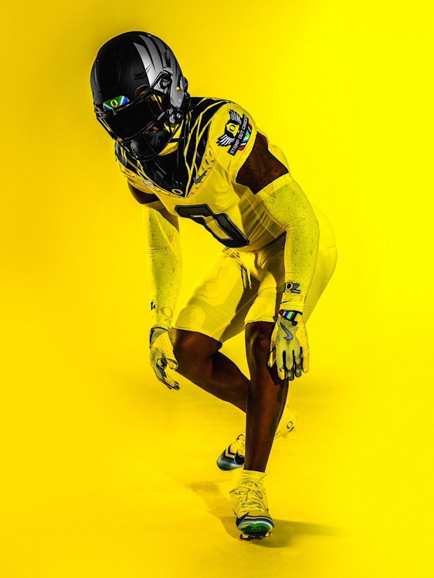 Oregon Ducks Release Cancer 'Heroes' Uniforms Designed By Dan Lanning's Family