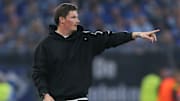 HSV-Trainer Merlin Polzin an der Seitenlinie