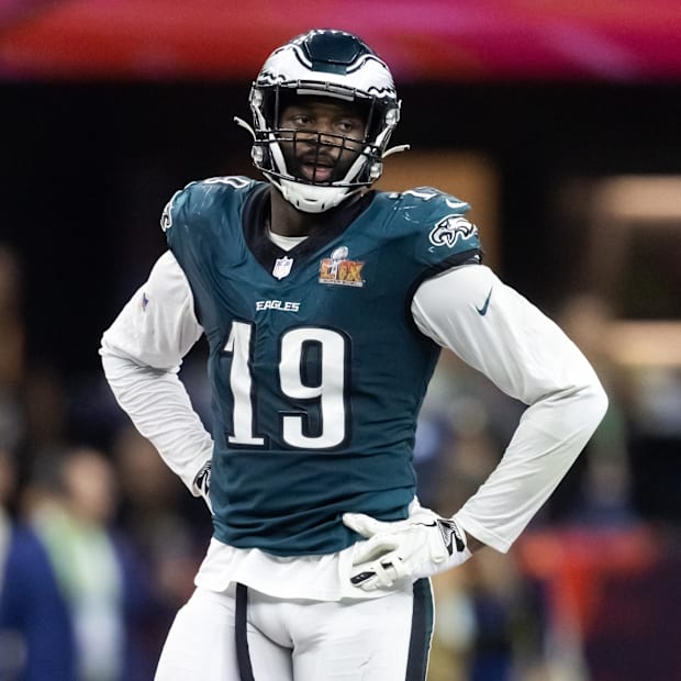 Philadelphia Eagles edge Josh Sweat