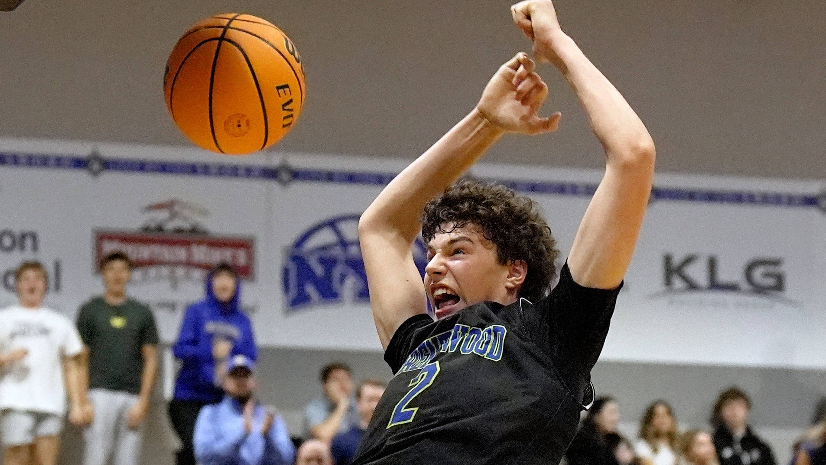 Brentwood's Davis Cochran (2) dunks the ball against Nolensville during a high school basketball game Friday, Jan. 9, 2026, in Nolensville, Tenn.