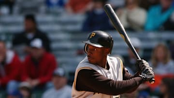 Kenny Lofton waits for the pitch 