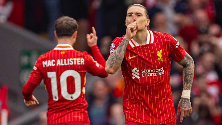 Darwin Núñez (right) could return to the starting lineup in the Champions League.