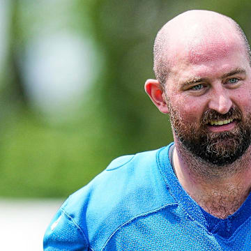 Detroit Lions offensive tackle Dan Skipper (70).