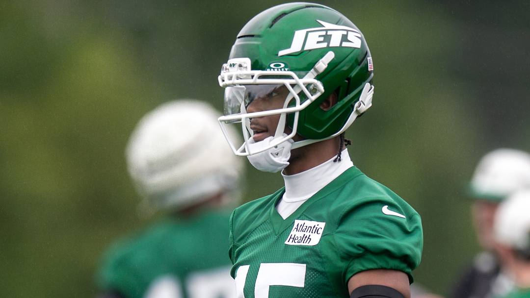 The Jets' handling of Adonai Mitchell's finger injury has been bizarre, raising more questions than it has answered. 