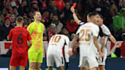 Manuel Neuer sieht Rot
