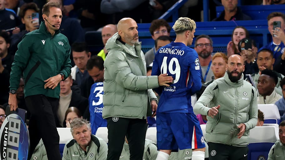 Enzo Maresca (left) and Alejandro Garnacho.