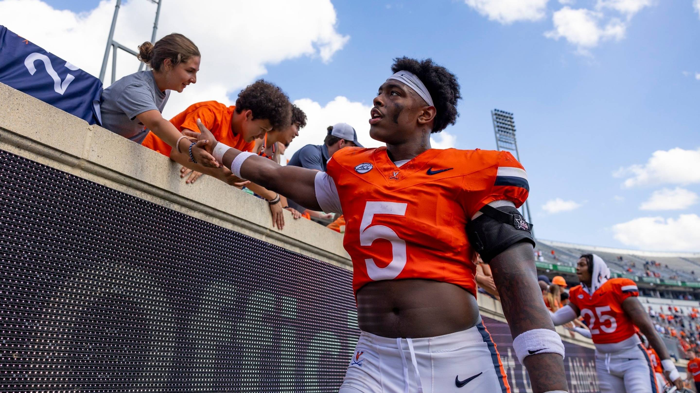 What will Kam Robinson's return mean for Virginia's defense?