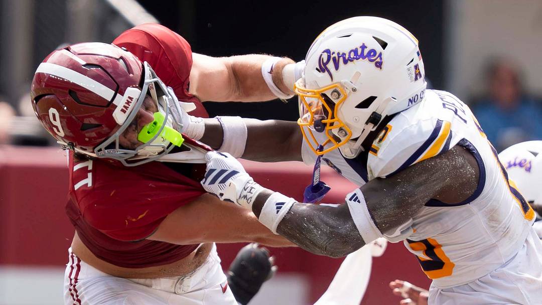 Sep 5, 2026; Tuscaloosa, AL, USA; Alabama tight end Marshall Pritchett (9) and East Carolina defensive back Christian Peterson (15) get tied up on a running play at Saban Field in Bryant-Denny Stadium. Mandatory Credit: Gary Cosby Jr.-Tuscaloosa News Sep 5, 2026; Tuscaloosa, AL, USA; Alabama tight end Marshall Pritchett (9) and East Carolina defensive back Christian Peterson (15) get tied up on a running play at Saban Field in Bryant-Denny Stadium. Mandatory Credit: Gary Cosby Jr.-Tuscaloosa News