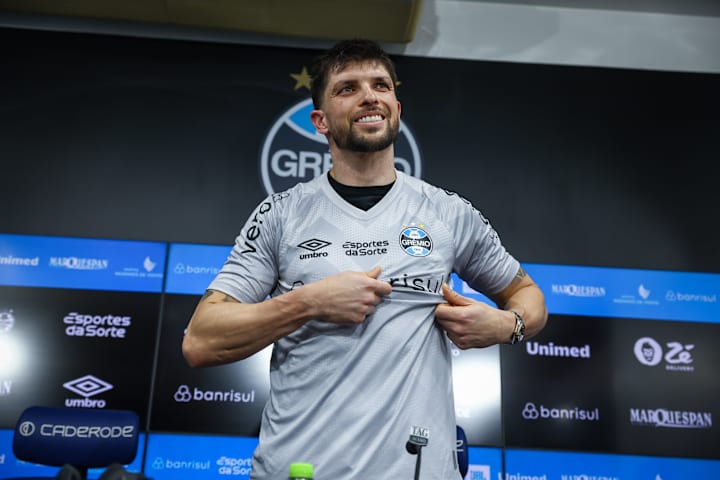 Tiago Volpi, goleiro do Grêmio
