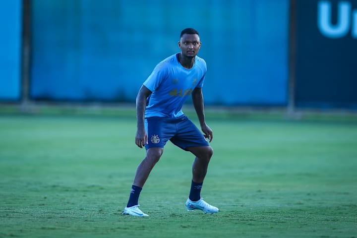Luan Cândido, lateral do Grêmio em 2025