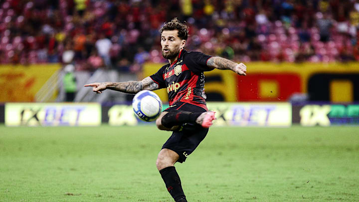 Lucas Lima, meio-campista do Sport em 2024