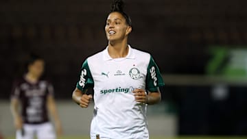 Amanda Gutierres deu show no último jogo entre as equipes