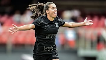 Millene fez o gol da classificação corintiana