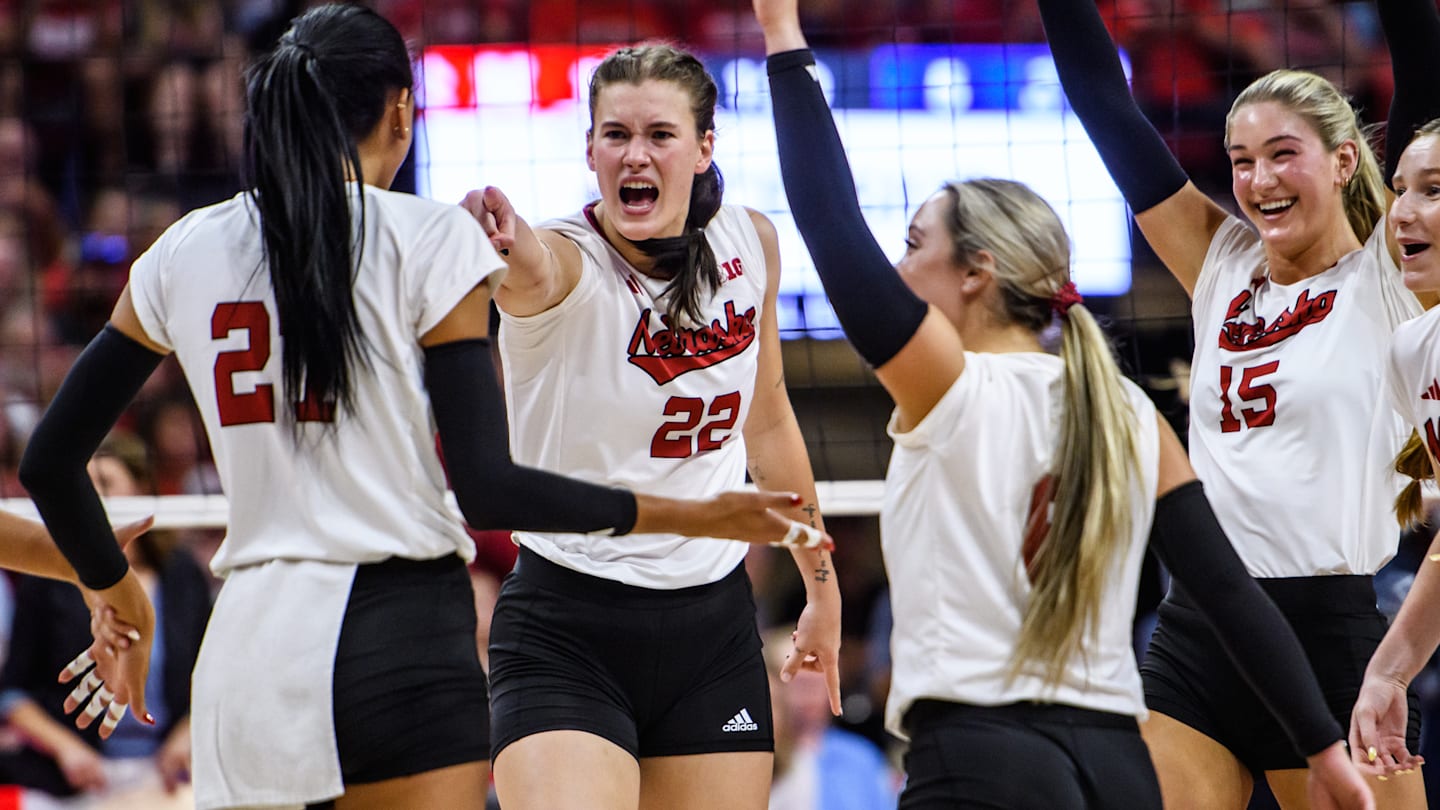 Gallery: Nebraska Volleyball Wins Five-Set Thriller Against Creighton