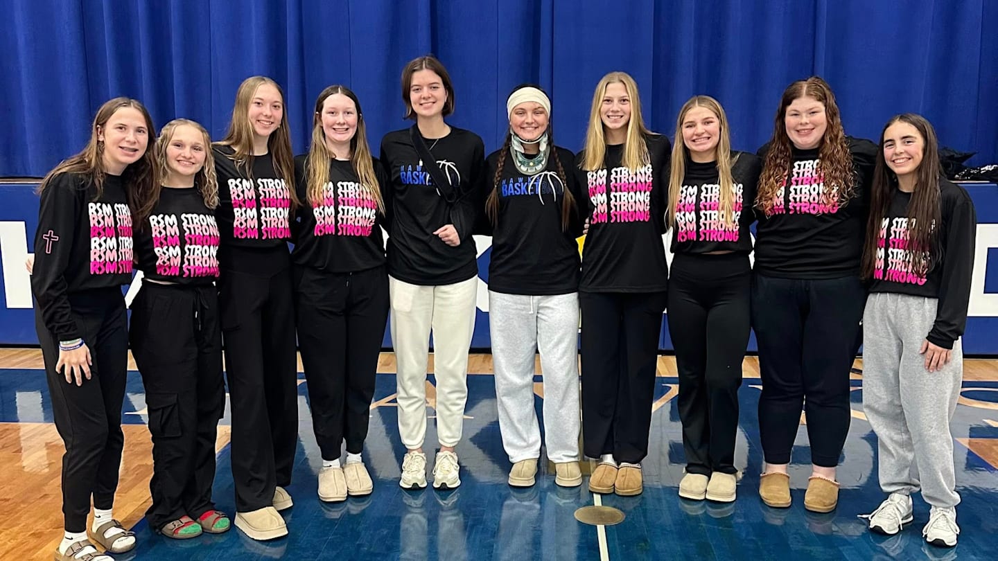 Iowa Girls High School Basketball Team Makes Emotional Return