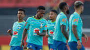 Artilheiro do Brasileirão, Estêvão segue no banco da seleção