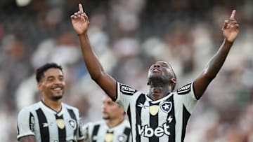 Meio-campista fez dois golsneste sábado