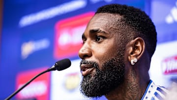 Disputa judicial entre Flamengo e Gerson envolve cobrança milionária e acusações de má-fé