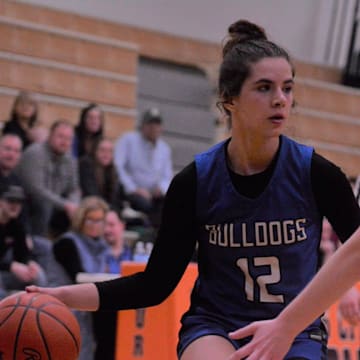 Inland Lakes defeated Bellaire on Friday night with a final score of 42-41.