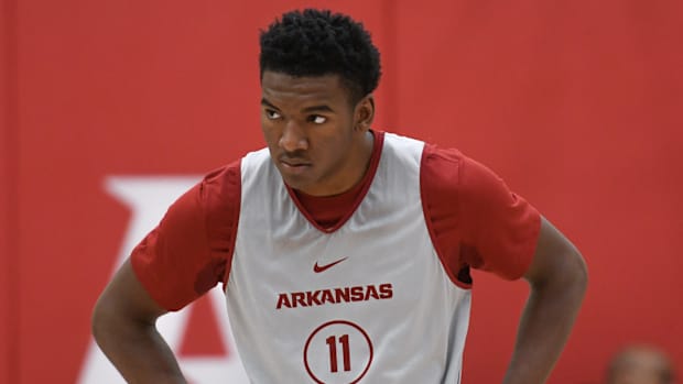 Razorbacks Karter Knox at practice at the Eddie Sutton Practice Center