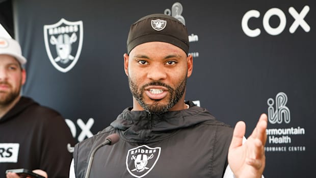 Las Vegas Raiders MIKE Linebacker Elandon Roberts