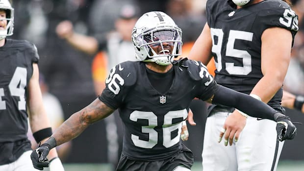 Las Vegas Raiders Kyu Blu Kelly 