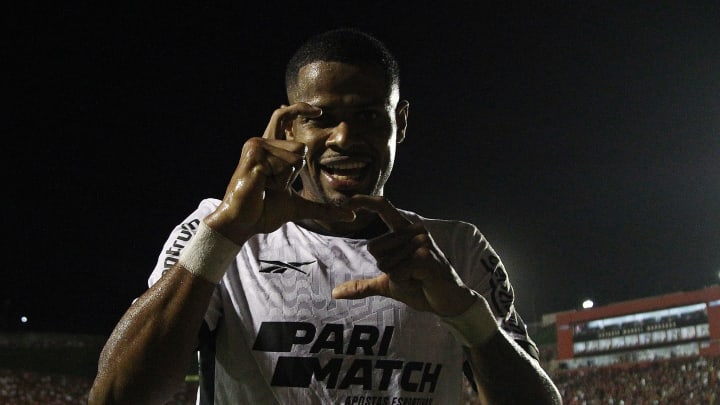Junior Santos, atacante do Botafogo em 2024