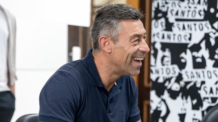 Pedro Caixinha, técnico do Santos em 2025