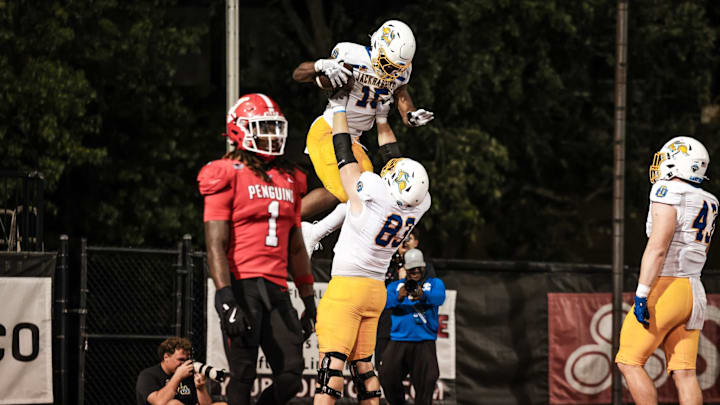 South Dakota State running back Julius Loughridge (15) South Dakota State running back Julius Loughridge (15)