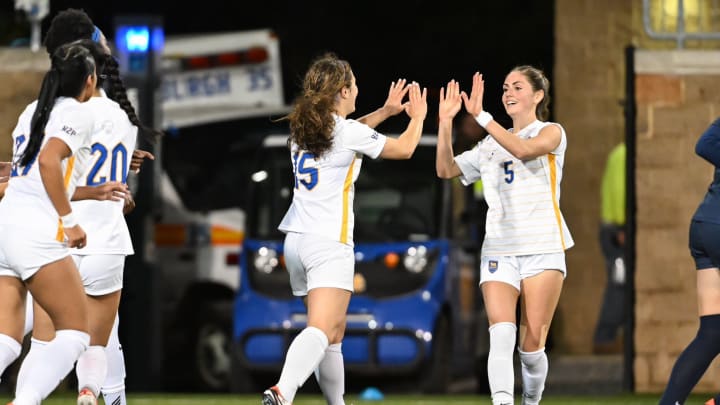 Pitt Women's Soccer Celebrates a goal 