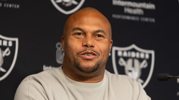 Las Vegas Raiders Coach Antonio Smith