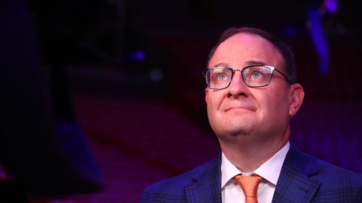 Wojnarowski will head from ESPN to his alma mater's basketball program