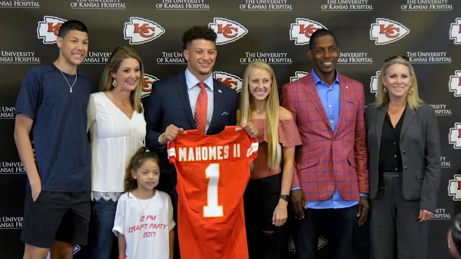 Apr 28, 2017; Kansas City, MO, USA; Kansas City Chiefs number 10 pick Patrick Mahomes II poses for a photo with his family during the press conference at Stram Theatre. Mandatory Credit: Denny Medley-Imagn Images | Denny Medley-Imagn Images