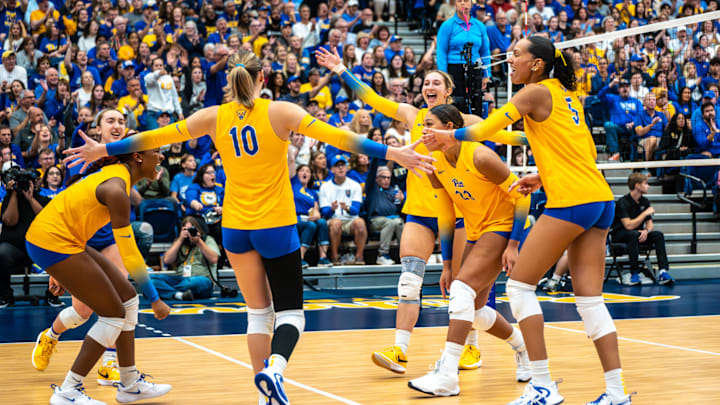 Pitt Volleyball Celebrates a Point Pitt Volleyball Celebrates a Point